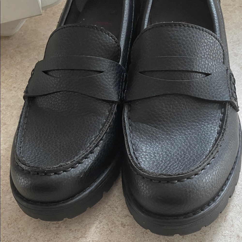 BC Footwear Black Leather Loafers - Picture 2 of 7